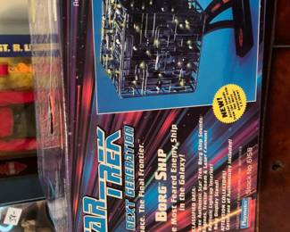 #91	Star Trek - Next Generation Borg Ship 	 $30.00 
