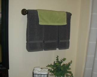Decor items ; Towels 