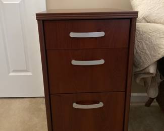 3-drawer filing cabinet