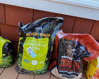 Sungro Seeding Mix, Smoker Wood Pellets