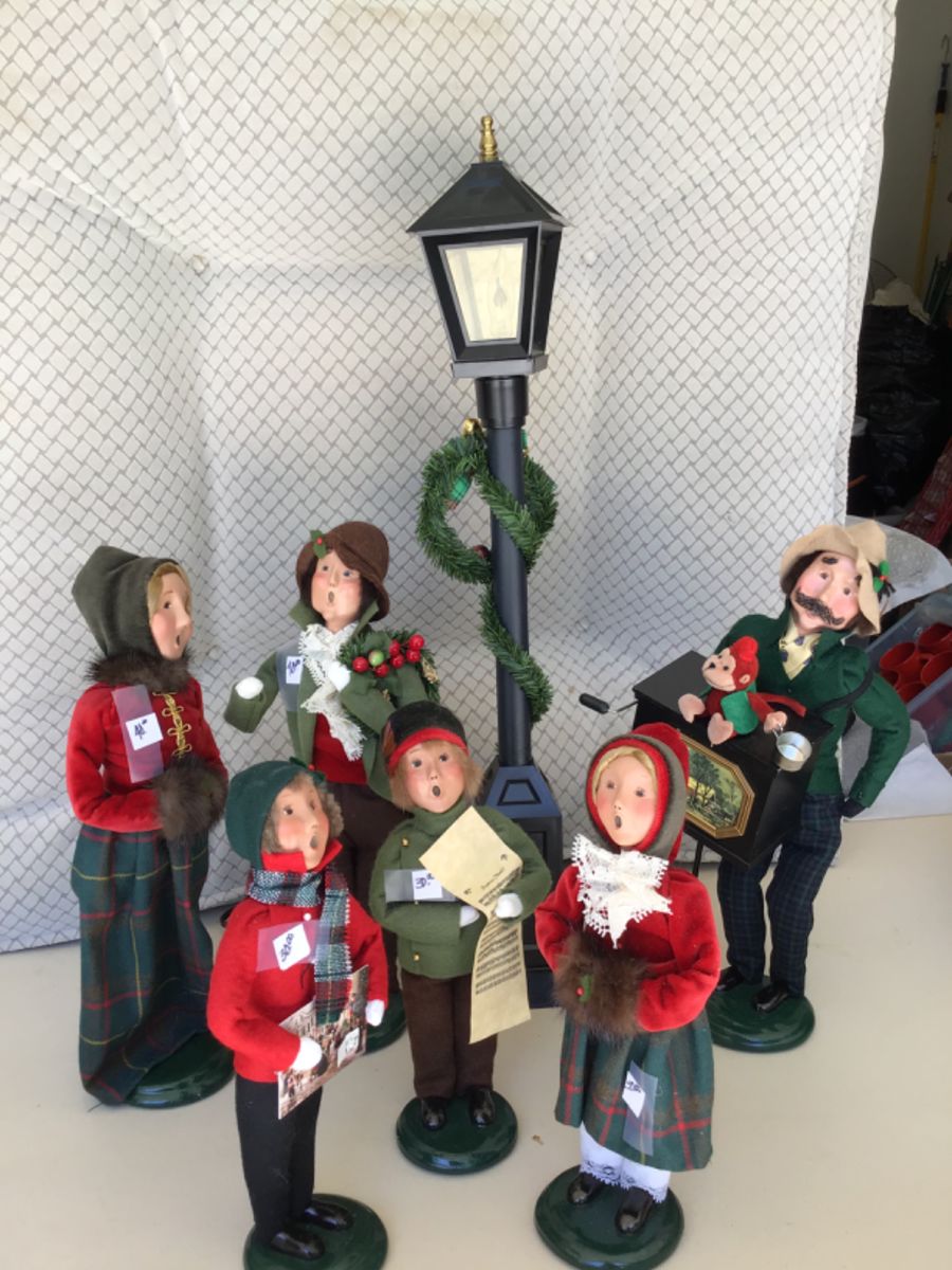 Welcome to our sale with the Carolers !