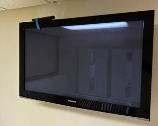 A GREAT Samsung Flat Screen with remote! 