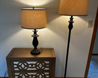 Here is an awesome nightstand! Cool design onto drawers back with a mirror! Excellent condition! Also a pair of black metal lamps, table and floor! 