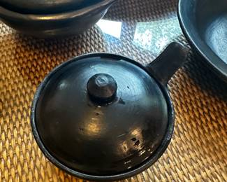 A Beautiful 22 Piece Set of Columbian La Chamba Native Mayan Style Ceramic Pottery Cookware/Dishes!
Made by La Chamba in Columbia. This fantastic set was made in the Same Style as Traditional Mayan Cookware by Native Columbians, This is a Beautiful Example of Pre Columbian Style Cookware!