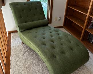 A great Chaise Lounge! SUPER comfy! 