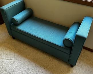 A cool TEAL bed bench! Comes with two pillows and has storage under the seat! EXCELLENT condition! 