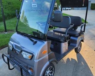  2024 GOLF CART. 60V 4 SEAT. VERY COOL