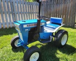 1967 FORD SHOW TRACTOR
