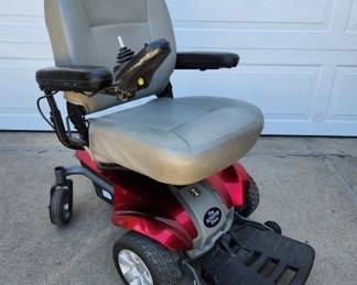 JAZZY ELECTRIC MOBILITY SCOOTER / CHAIR.