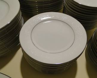 Very nice and classic, everyday place settings
