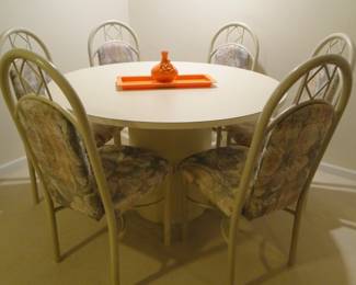 Fun vintage solid retro.  Makes for a great card table.  Lots of room for cards and beverages