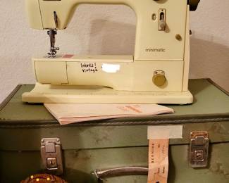 Bernina sewing machine. Quality!