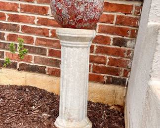 Concert garden pillar 