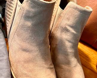 Ladies MIA Suede boots