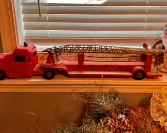 Structo pressed steel fire truck S. F. D.