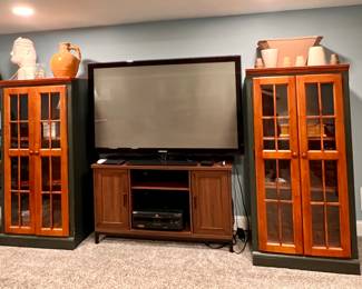 Pr. of Matching cabinets 