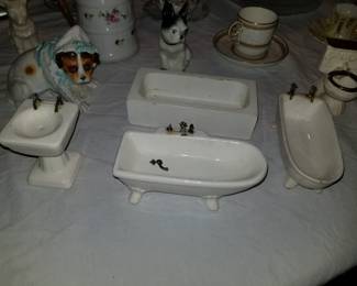 Vintage Porcelain Doll Bathroom