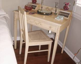 Antique ladies dresser