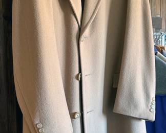 Women’s clothing (pants sizes M/10-12, tops sizes S/M), shoes (sizes 6.5 -7)
Men’s outdoor jackets (size L): LL Bean, Columbia
Accessories: sunglasses, hats, purses, tote bags