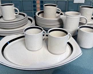 Serving plates, platters, cups