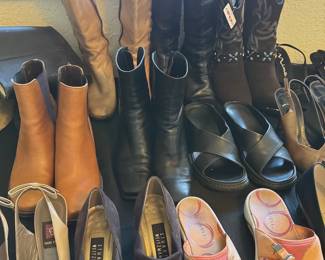 Women’s clothing (pants sizes M/10-12, tops sizes S/M), shoes (sizes 6.5 -7)
Men’s outdoor jackets (size L): LL Bean, Columbia
Accessories: sunglasses, hats, purses, tote bags