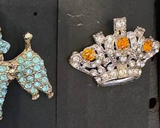 Vintage costume jewelry (pins, earrings, necklaces)