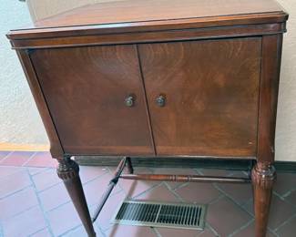 White Rotary vintage sewing machine cabinet