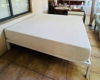 Queen size metal platform frame with memory foam mattress
