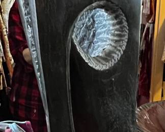 Shona sculpture: you will find this sculpture in the master bathroom: don’t miss it! 