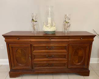 AVAILABLE FOR PRESALE- Buffet in very good condition