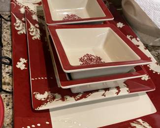 biltmore  2 large trays and 4 square bowls 