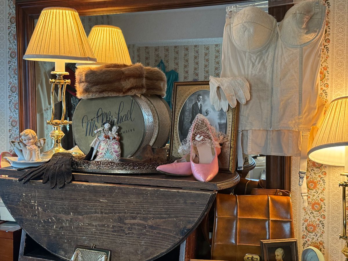 UP TO 50 OFF VINTAGE & MORE CAMARILLO ESTATE SALE starts on 5/3/2024