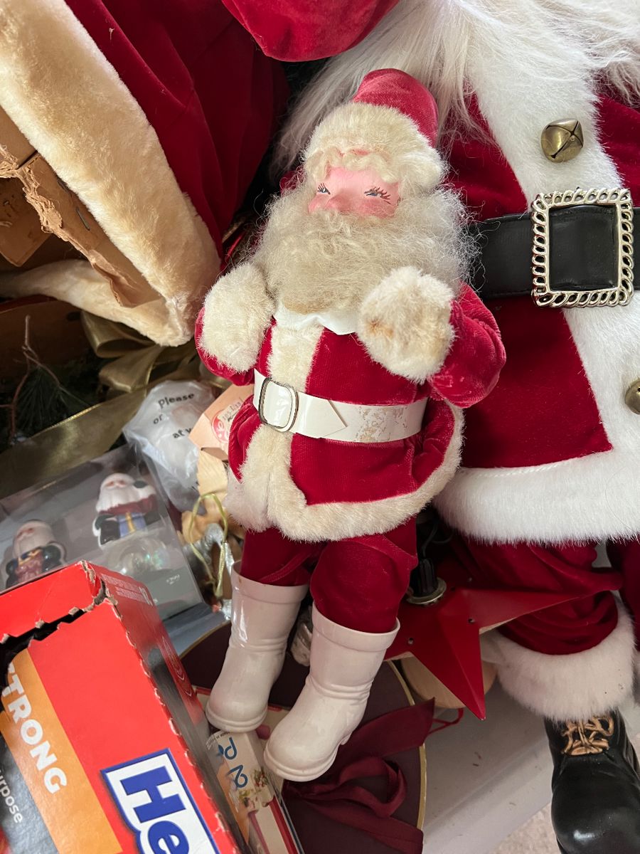 1/2 PRICE SAT 91 Raymore Primitive Farmhouse... starts on 5/3/2024