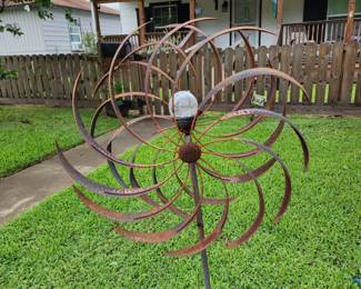 Yard Whirly Decor
