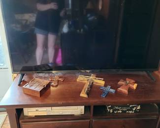 36" TV - Credenza - VCR & DVD Player