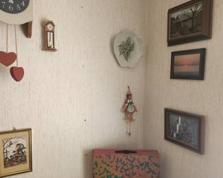 clocks and wall decor