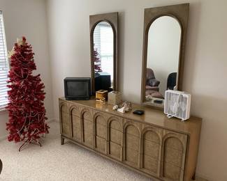 Tree & Dresser