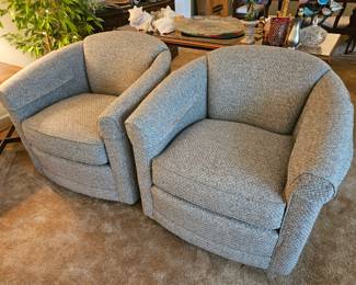 2 barrel chairs swivel as new, Smith Brothers