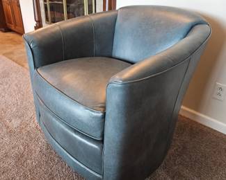 Leather barrel swivel chair