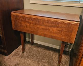 Small Drop leaf table