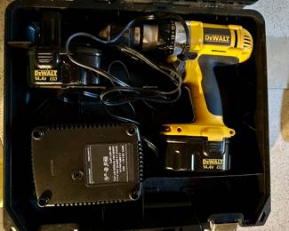 Dewalt drill set