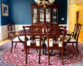 Ethan Allen Mahogany, Double Pedestal Dining Table & 8 Chairs with leafs and pads