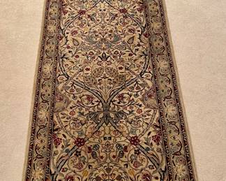 Runner (tan, maroon, black)