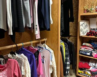 Tons of girls and ladies clothing 