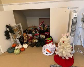 Christmas wrap and decor 