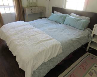 King size posturpedic with ajustable
Power bed