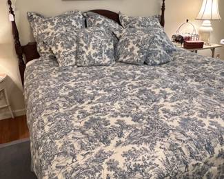LAURA ASHLEY? BEDDING INCLUDED WITH BED SET