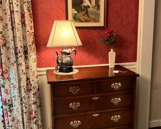 BEAUTIFUL 5 DRAWER MAHOGANY CHEST