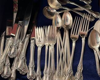 SET OF STERLING FLATWARE BY TOWLE IN THE OLD MASTER PATTERN