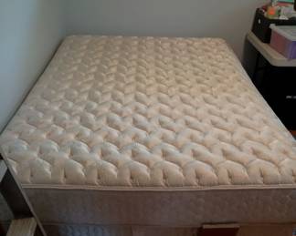 Queen bed , with box spring and frame.
Clean and in good condition 
